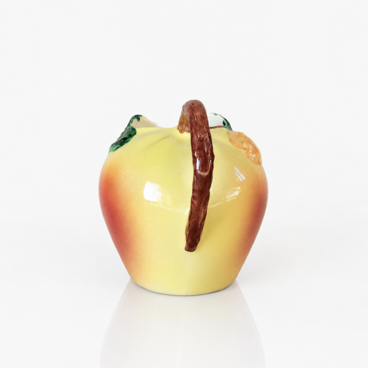 Carafe en barbotine forme de pomme What's