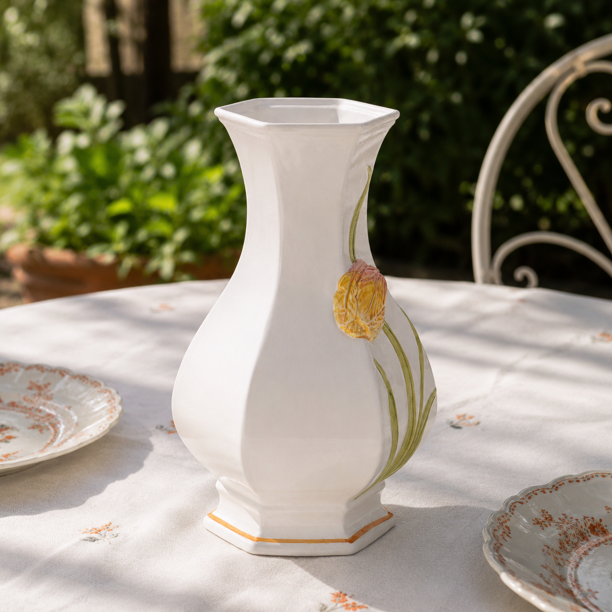 Vase Bassano relief tulipe