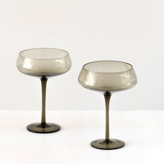 2 grandes coupes en verre fumé