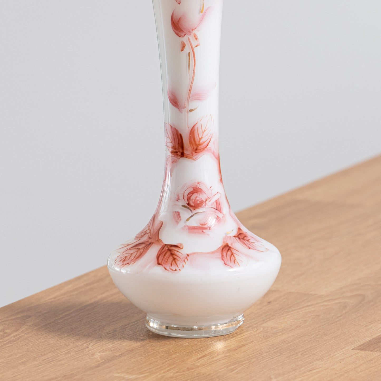 Vase en opaline peint à la main