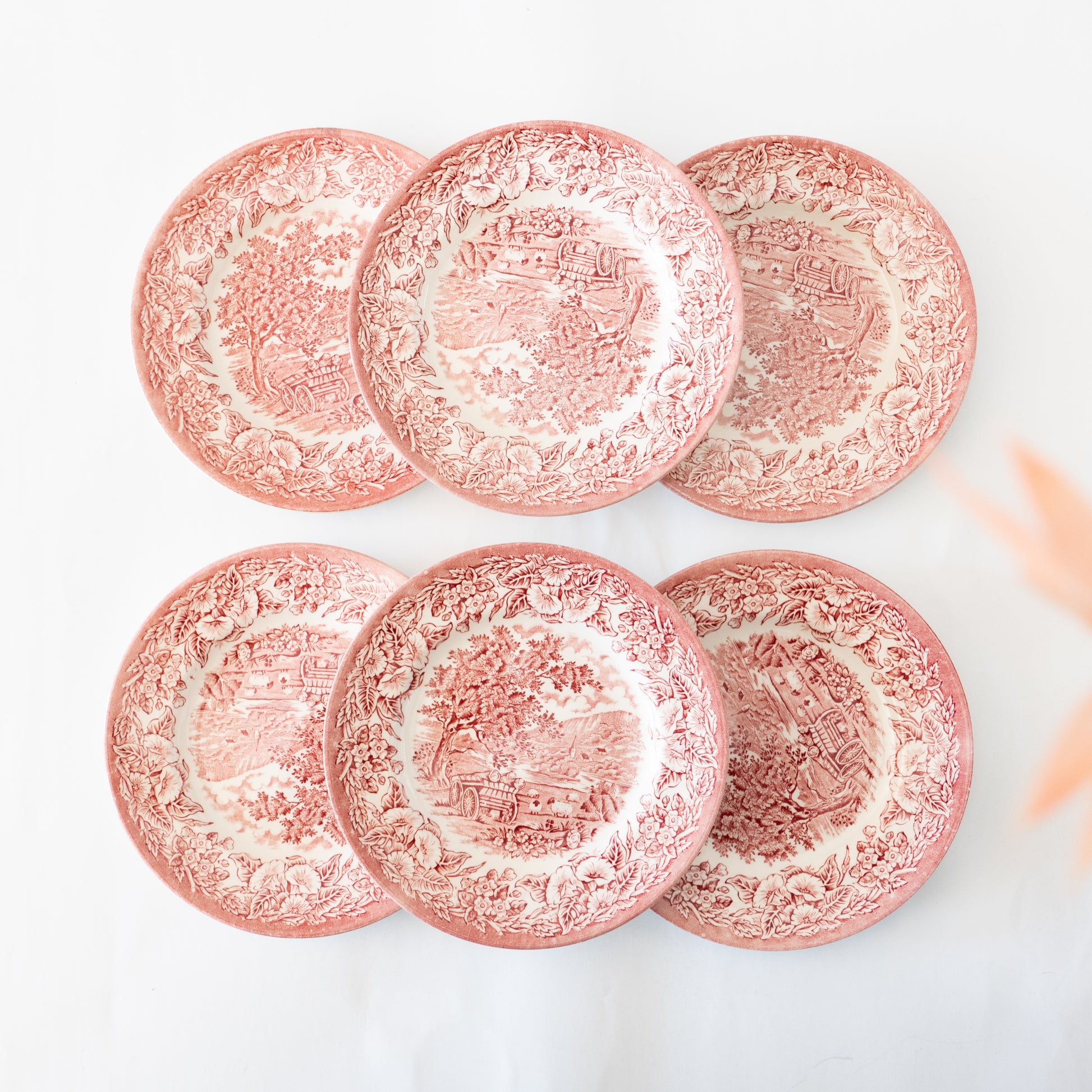 Assiette à dessert en Porcelaine Herend - VIELLE ROSE DE HEREND 519 Assiette à dessert en Porcelaine Herend - VIELLE ROSE DE HEREND 519