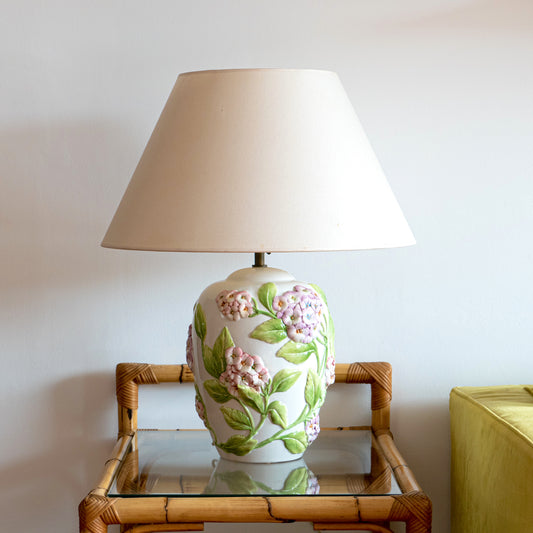 Grande lampe Chaumette barbotine hortensia