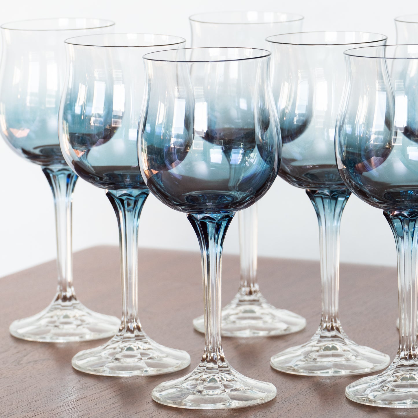 7 grands verres en cristal dégradé de bleu