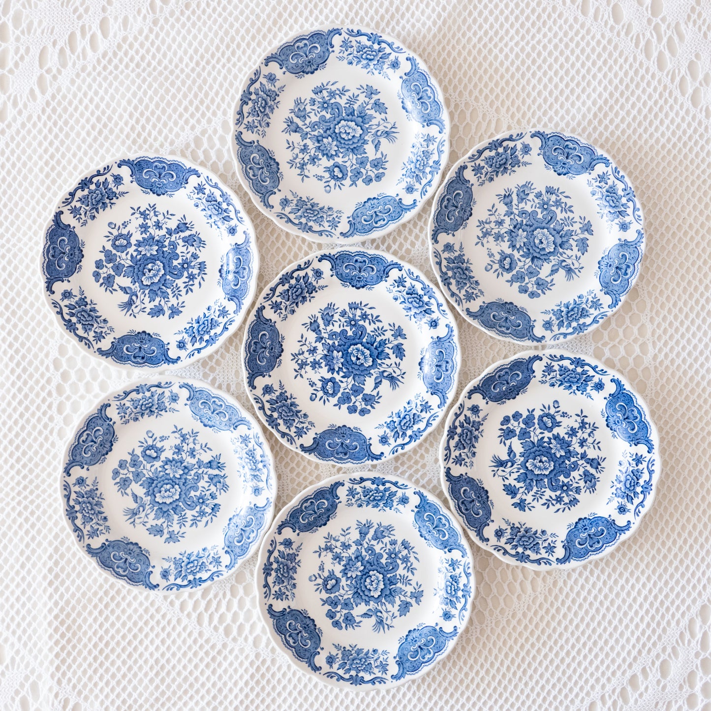 7 assiettes à dessert Staffordshire "Ridgway" bleu