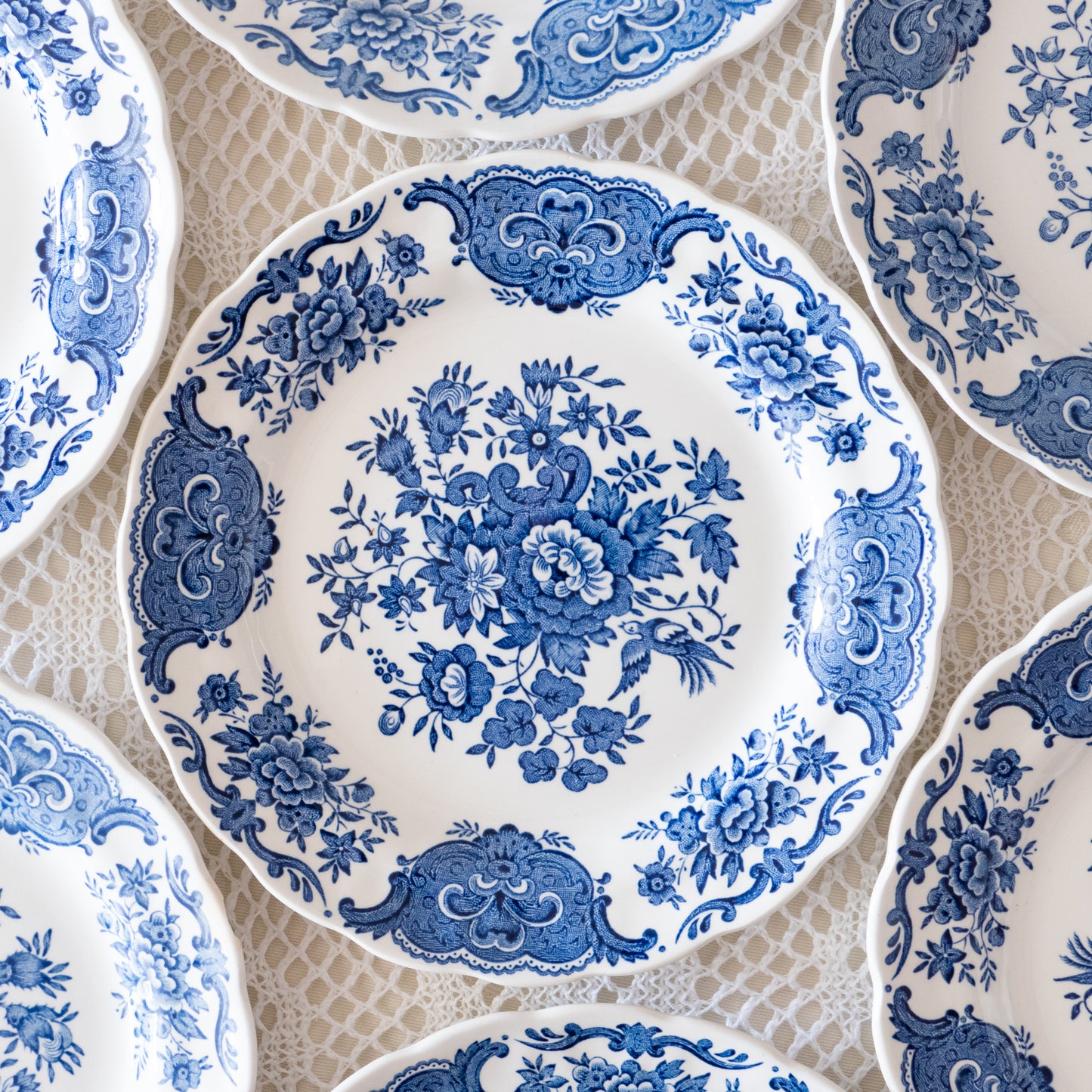 7 assiettes à dessert Staffordshire "Ridgway" bleu