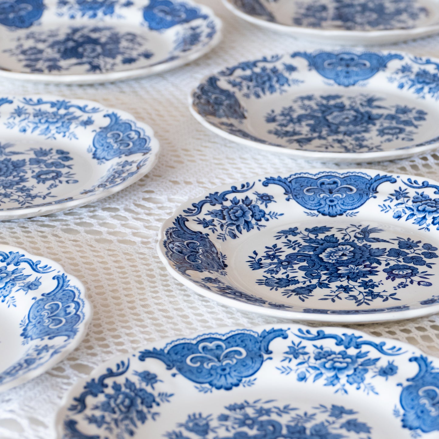 7 assiettes à dessert Staffordshire "Ridgway" bleu