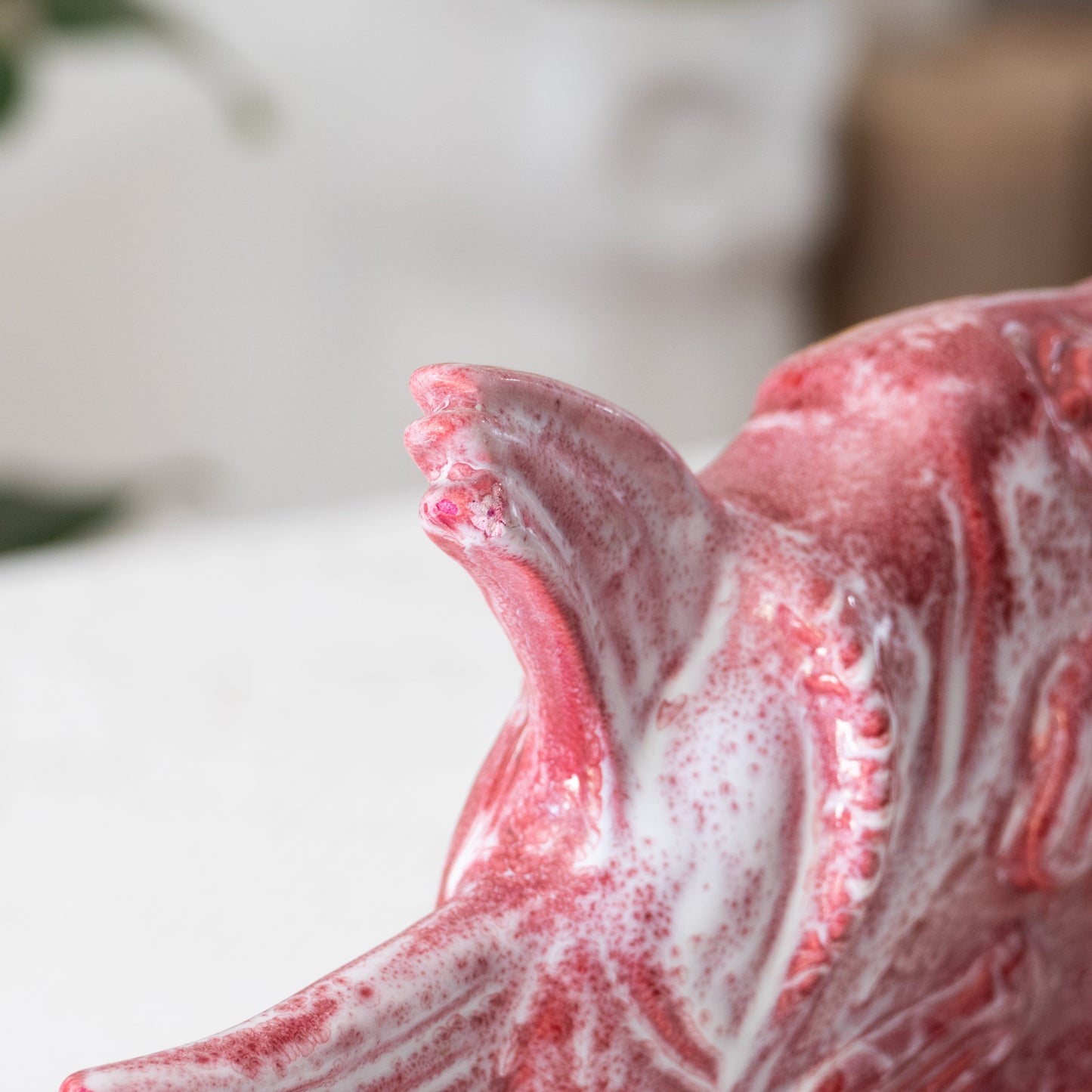 Statuette poisson en céramique émaillé écume