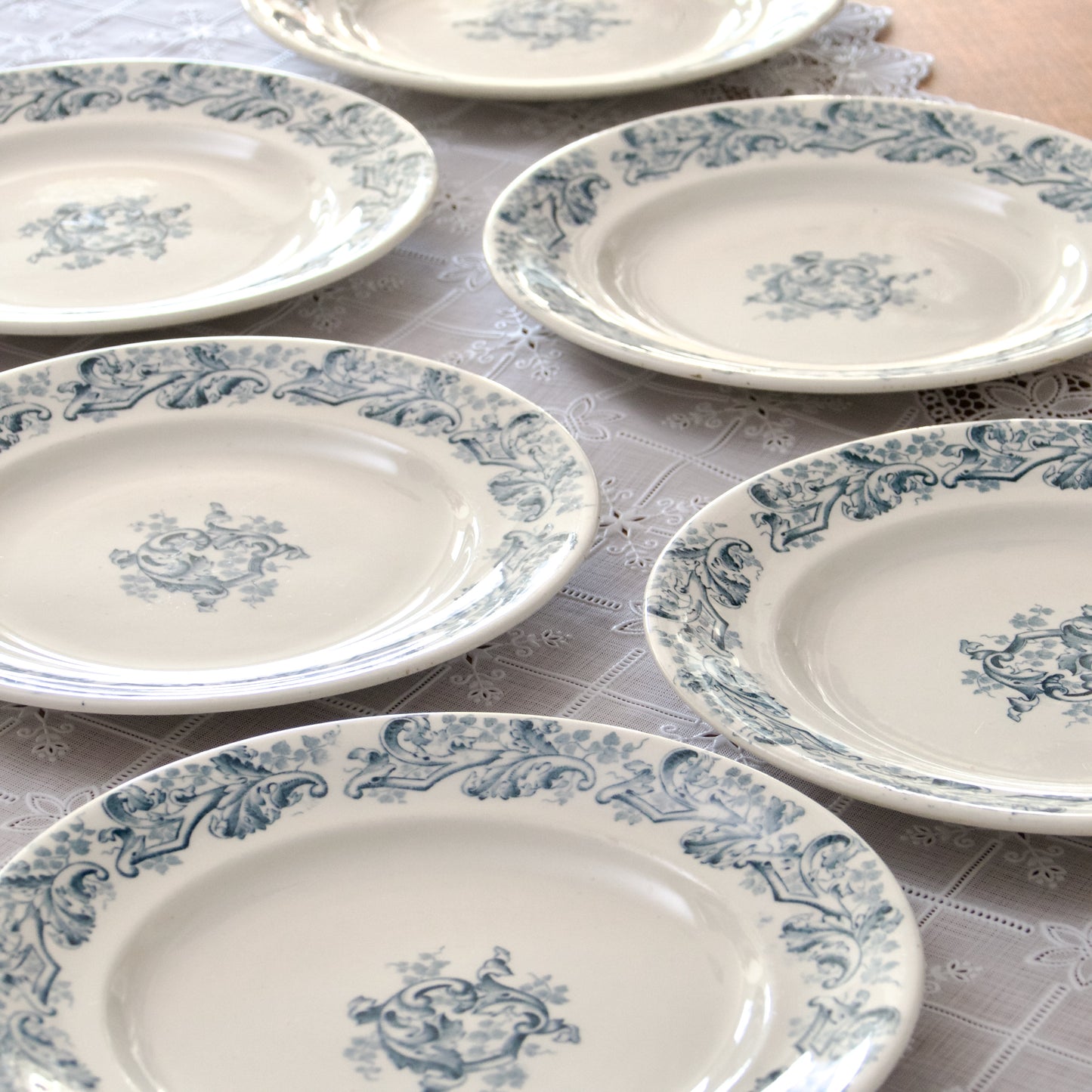 10 assiettes terre de fer XIXe - Longwy "Russe"