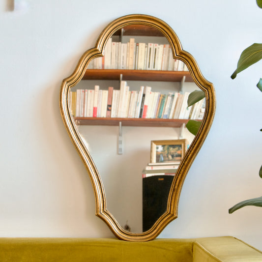 Miroir en bois doré chantourné