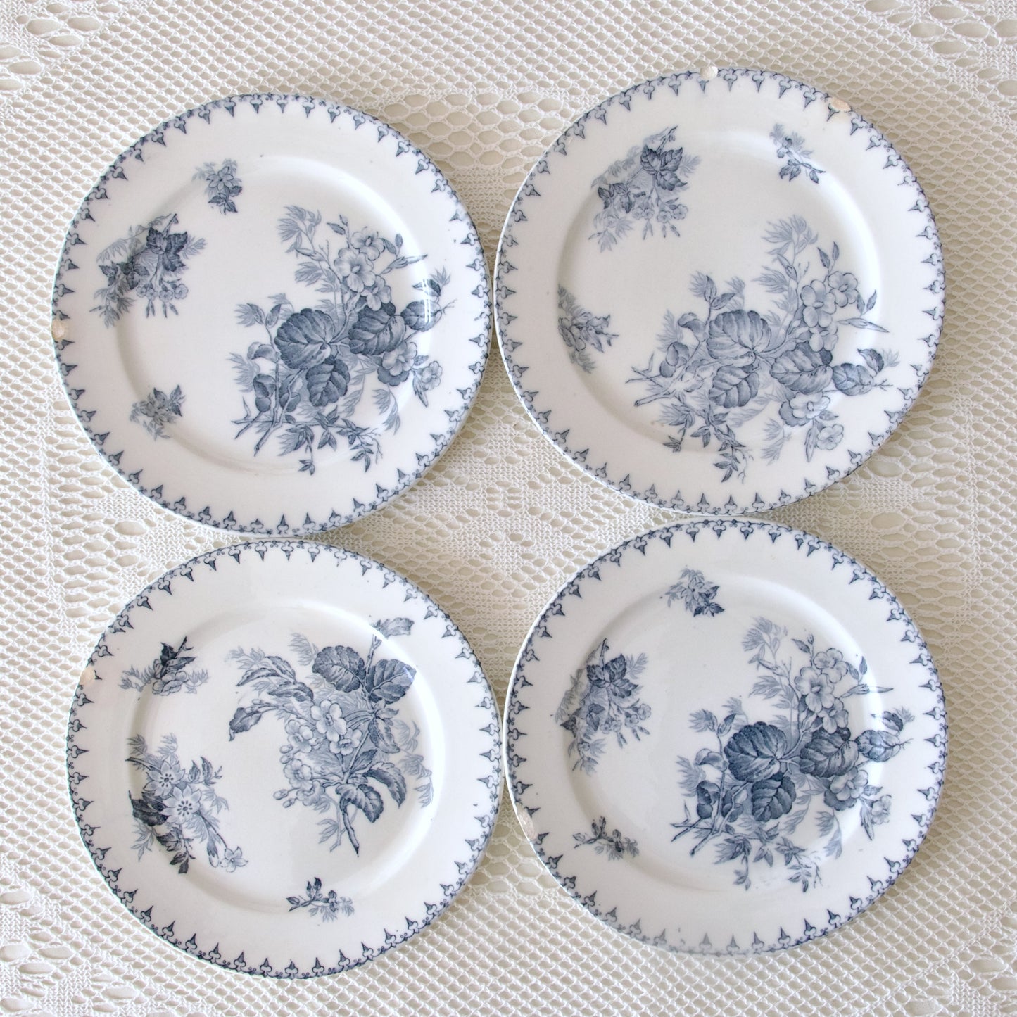 4 assiettes plates Sarreguemines "Flore" - terre de fer