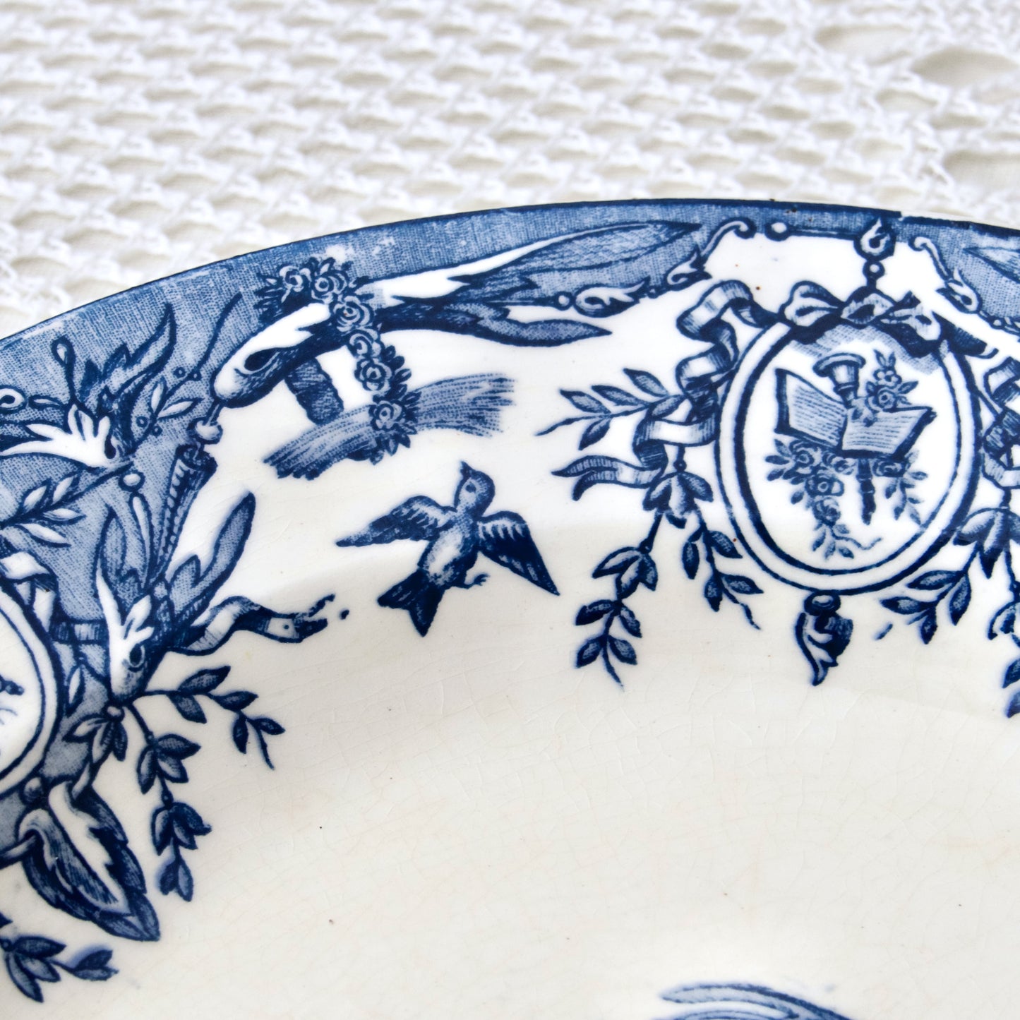 4 assiettes XIXe Clairefontaine Léon Graves "Louis XVI" - terre de fer