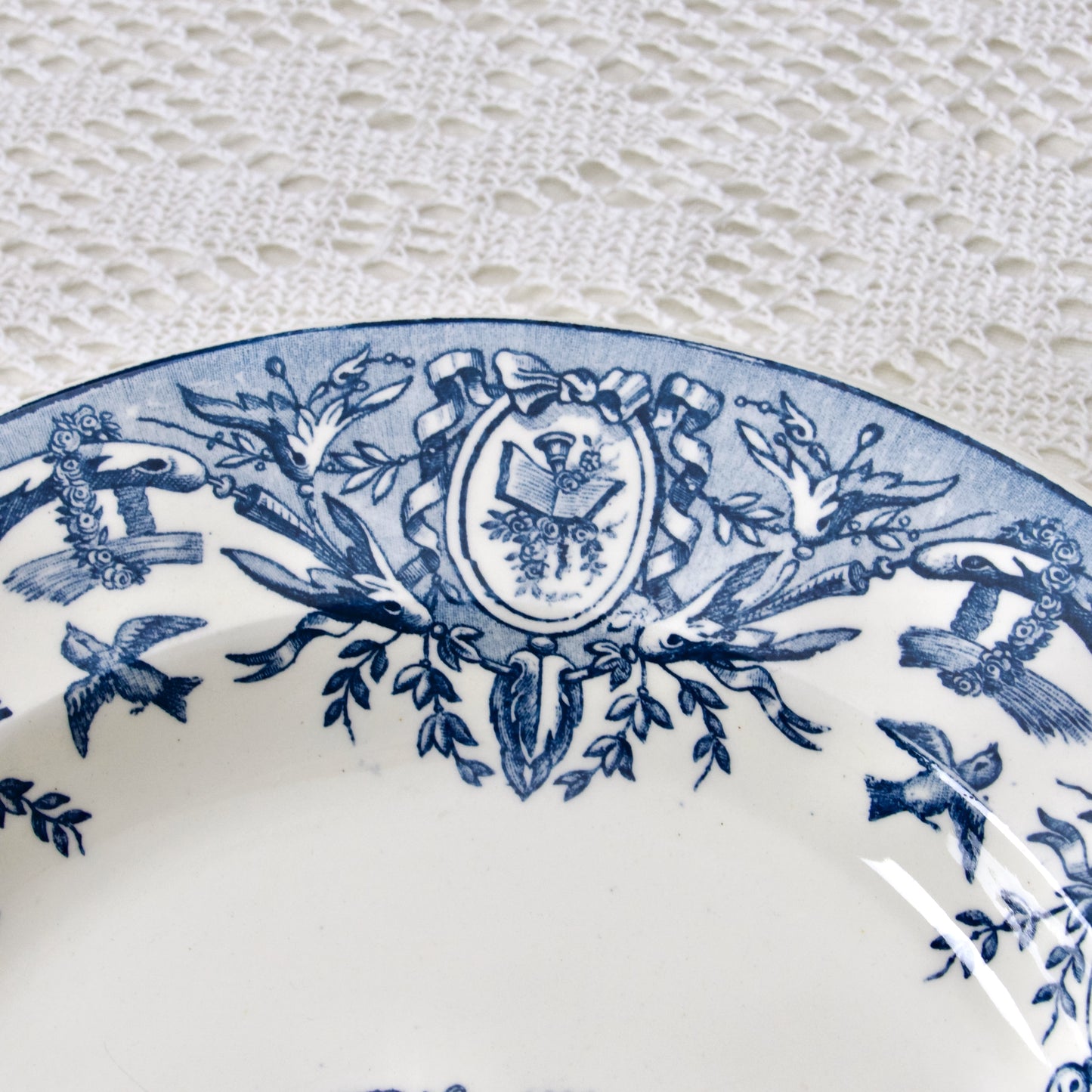 4 assiettes XIXe Clairefontaine Léon Graves "Louis XVI" - terre de fer