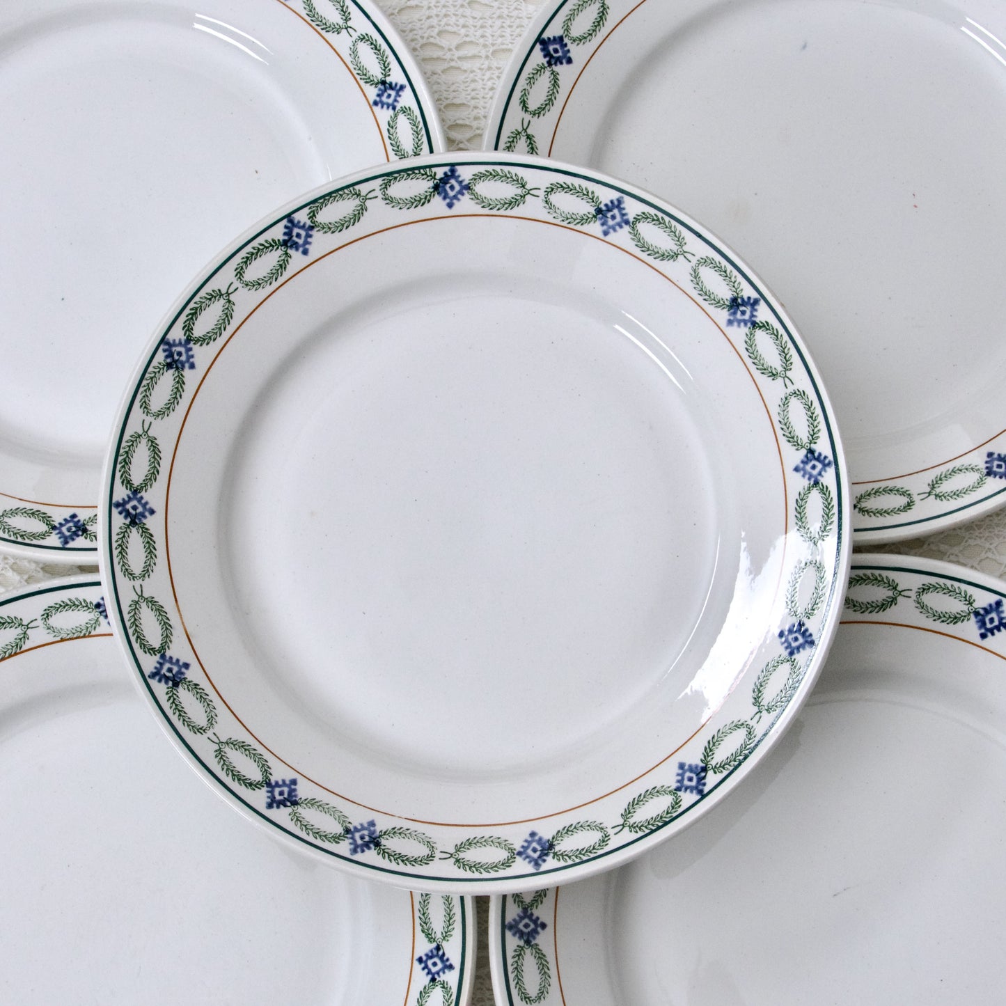 5 assiettes St Amand "5000" guirlande - terre de fer