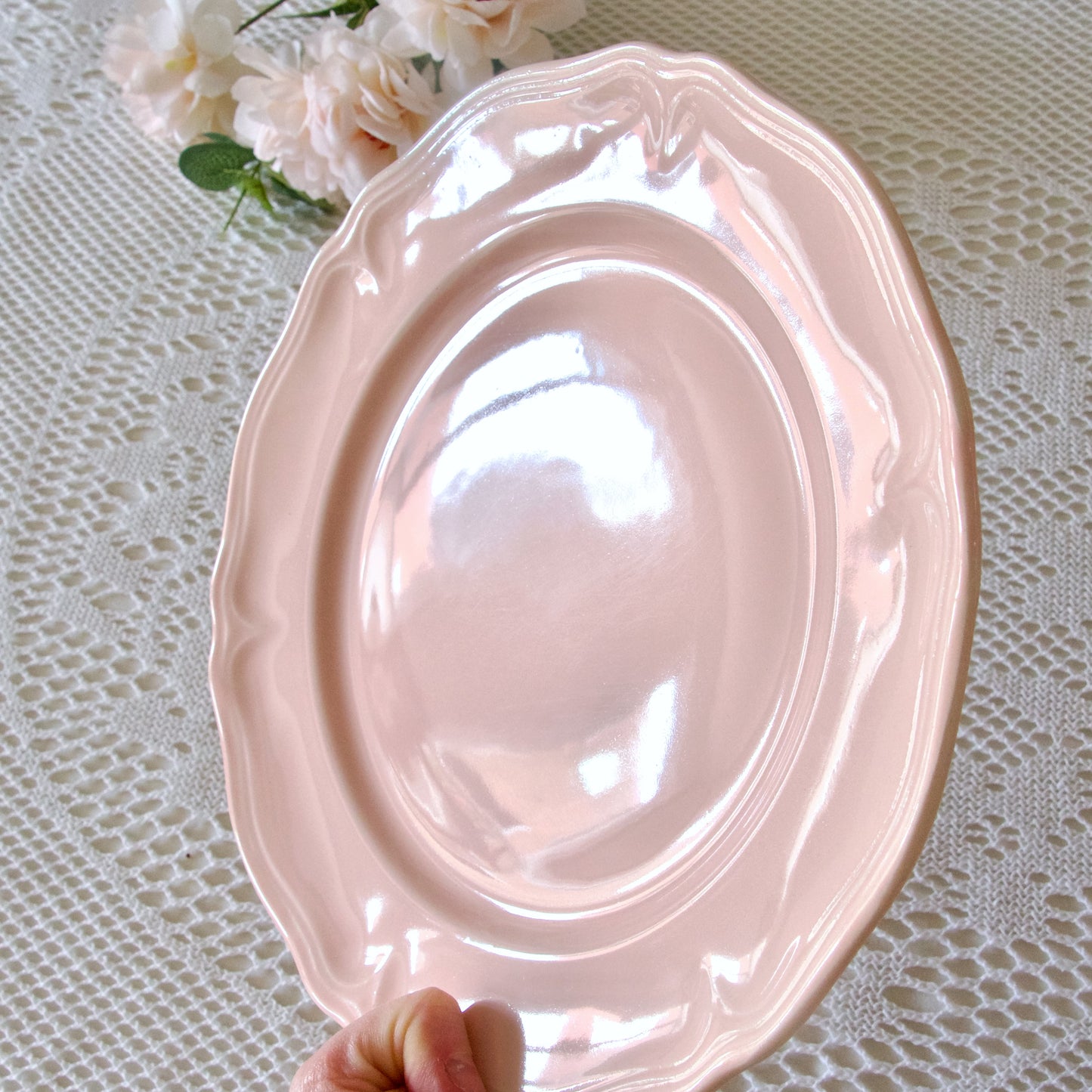 Grande assiette / plat rond vintage en faïence rose