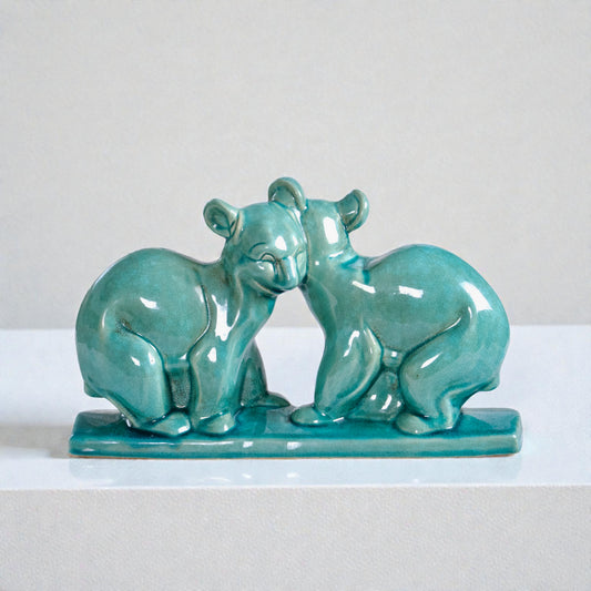 Statuette aux oursons entrelacés LV Ceram