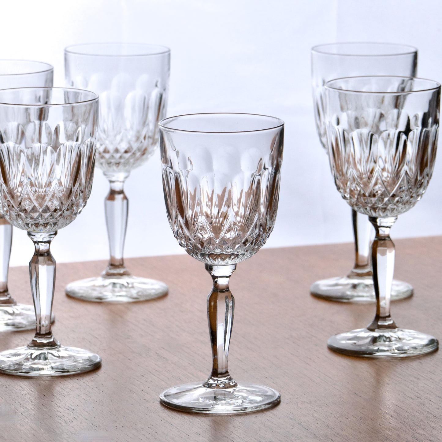 6 verres à vin anciens ciselure gouttes et diamant