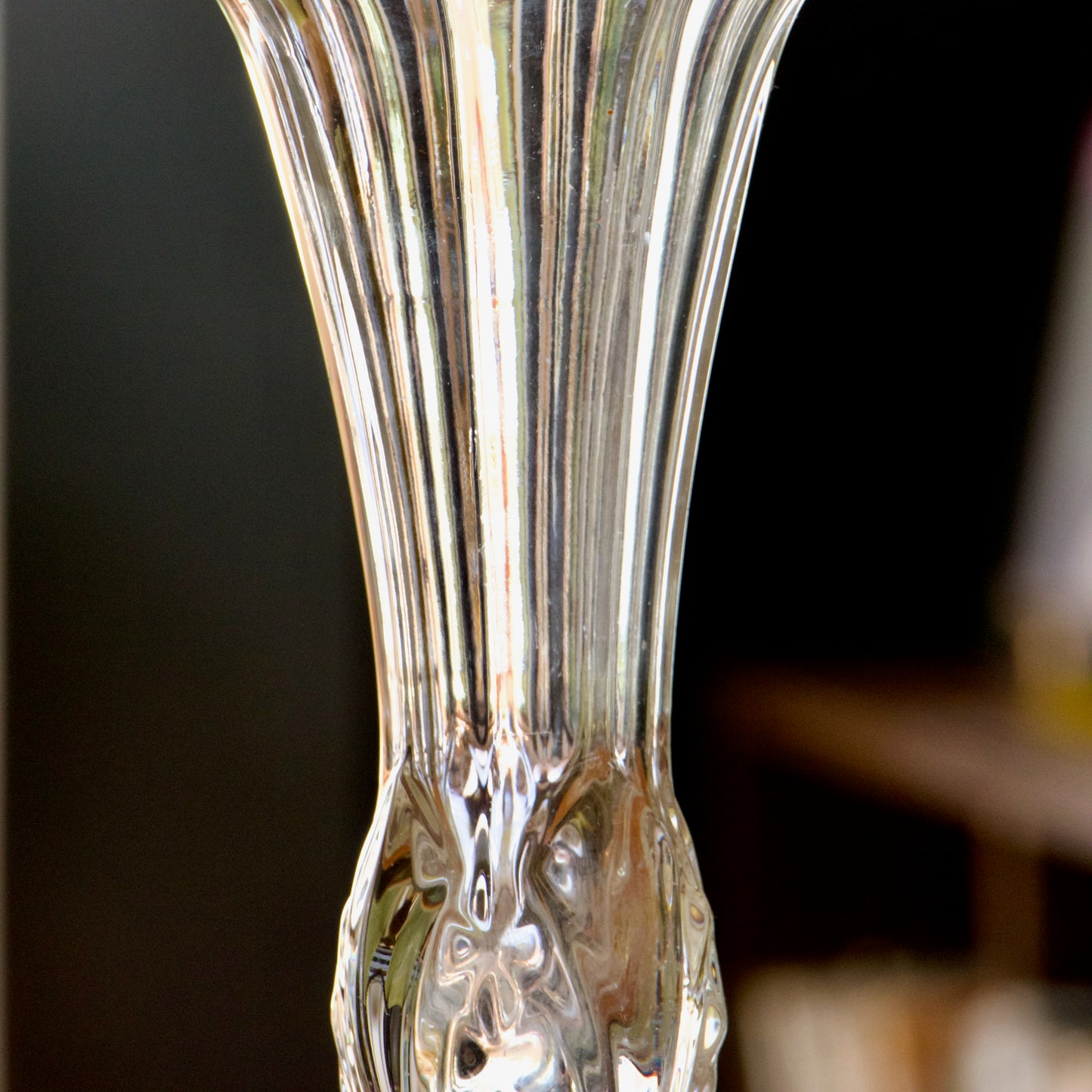 Vase ancien en verre infundibuliforme