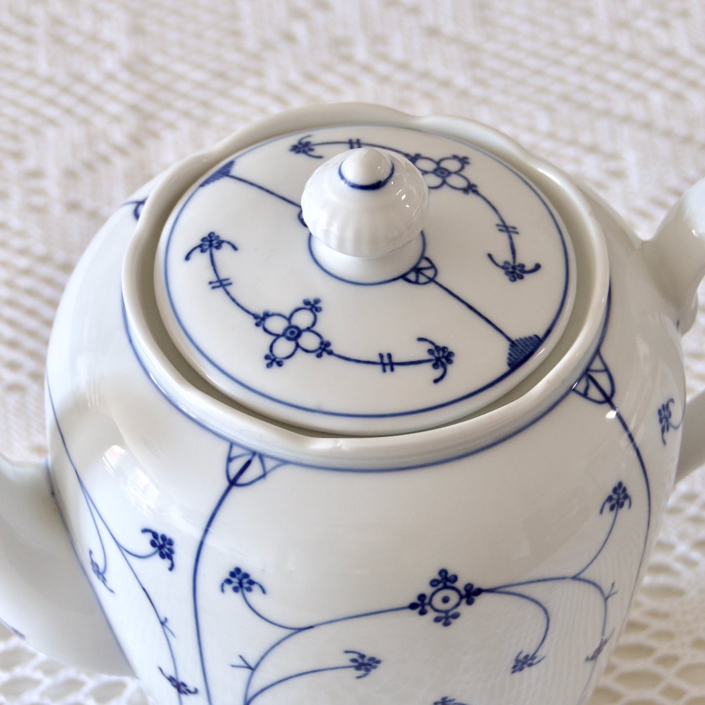 Grande théière en porcelaine de Bavière Blau Saks