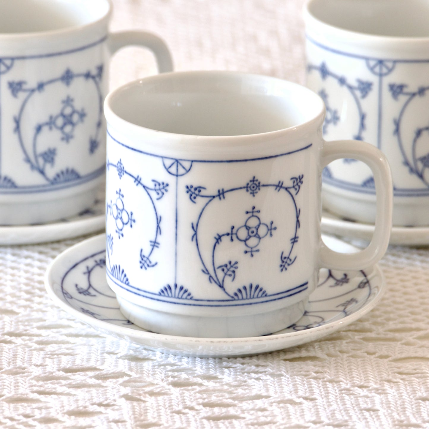 Trio de grandes tasses Kahla Germany Blau Saks