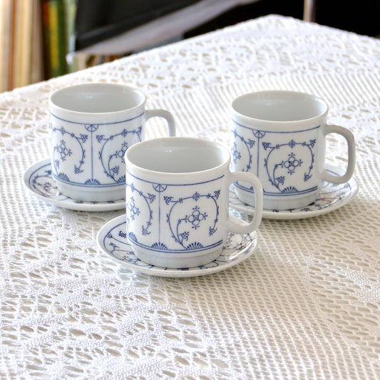 Trio de grandes tasses Kahla Germany Blau Saks