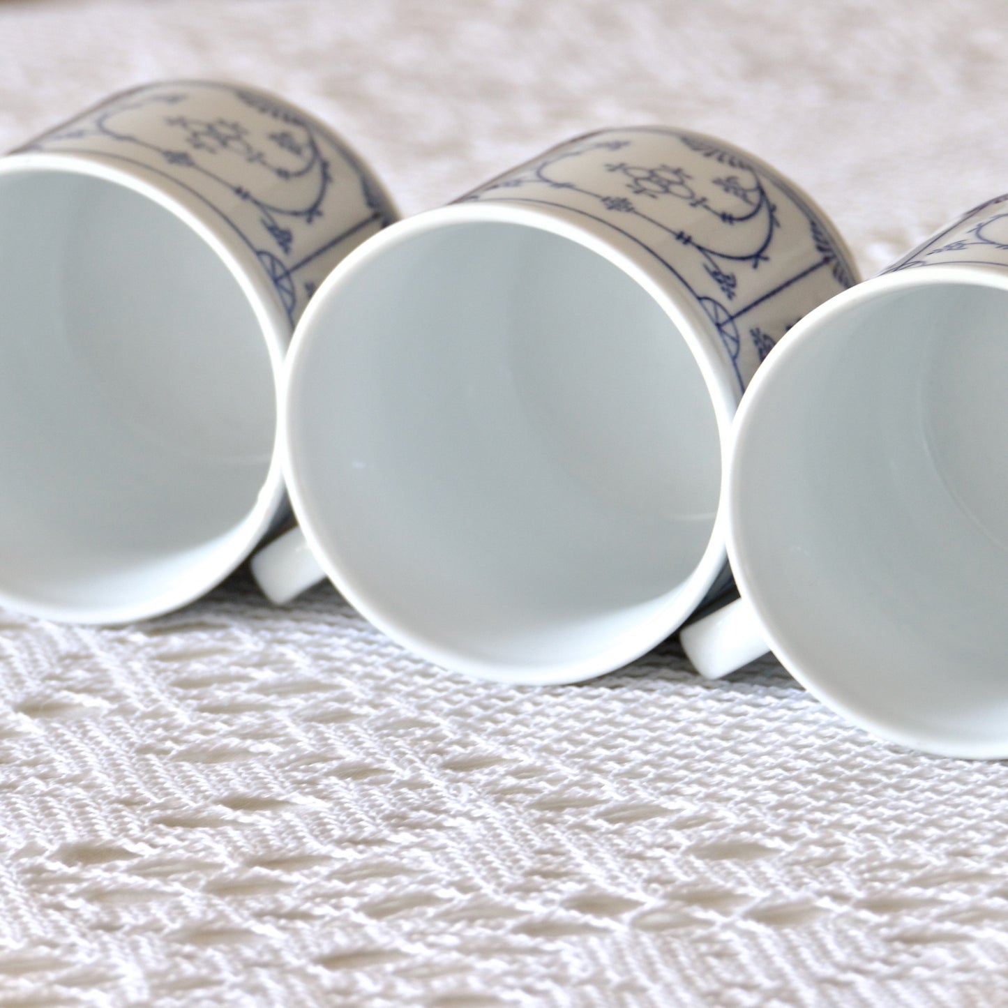 Trio de grandes tasses Kahla Germany Blau Saks