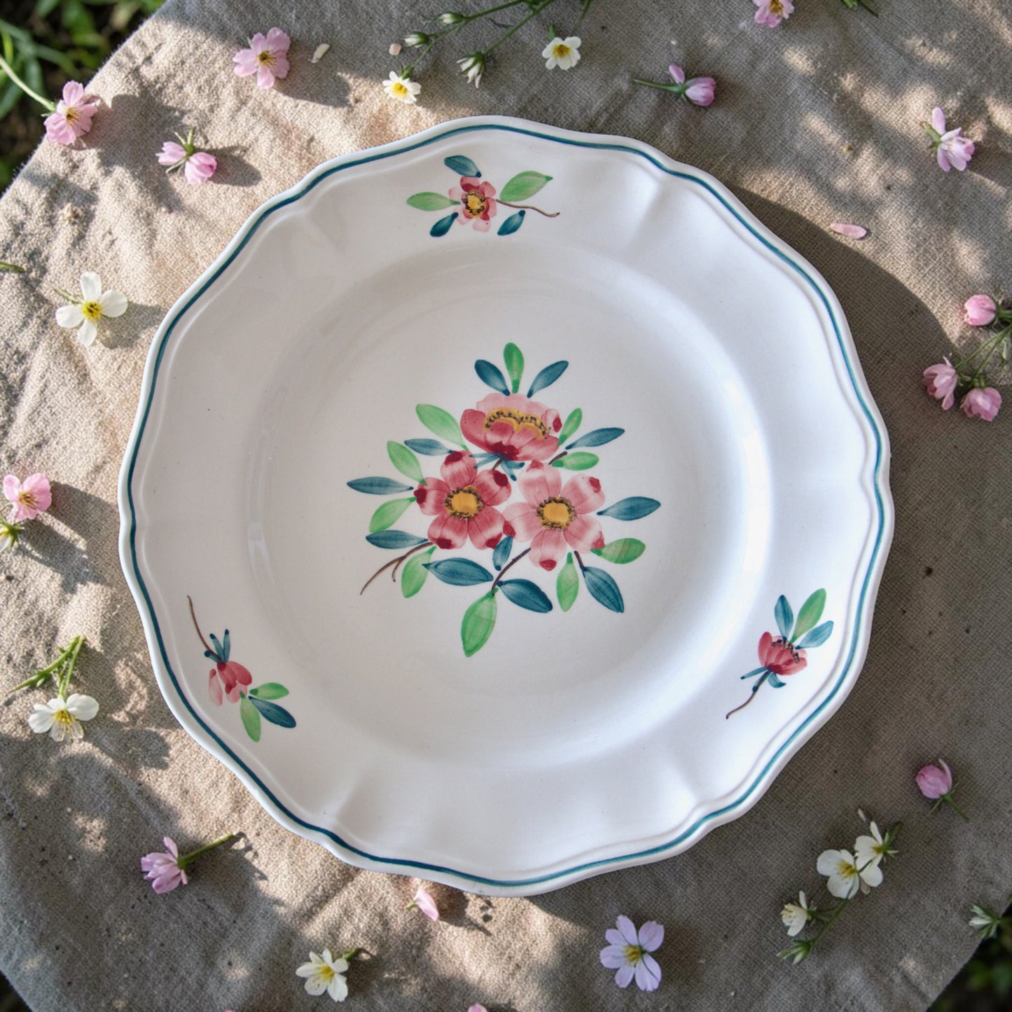 Assiette sur piédouche Sarreguemines "Amazonas"