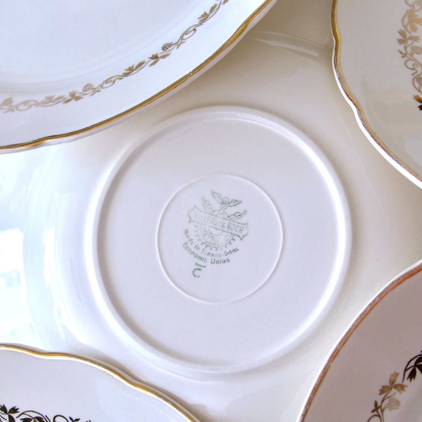 5 assiettes plates Villeroy & Boch guirlande dorée