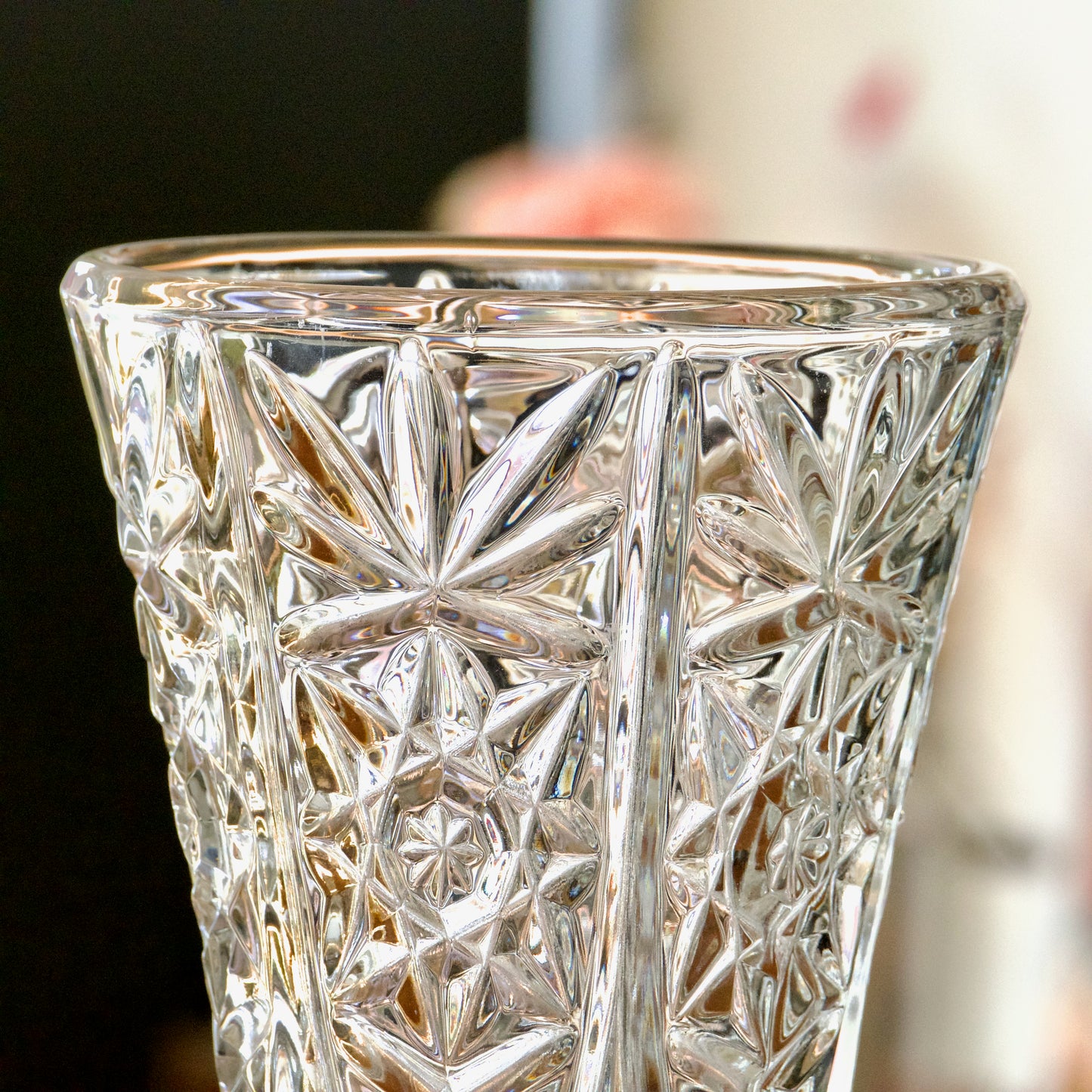 Grand vase en cristal rosaces et étoiles