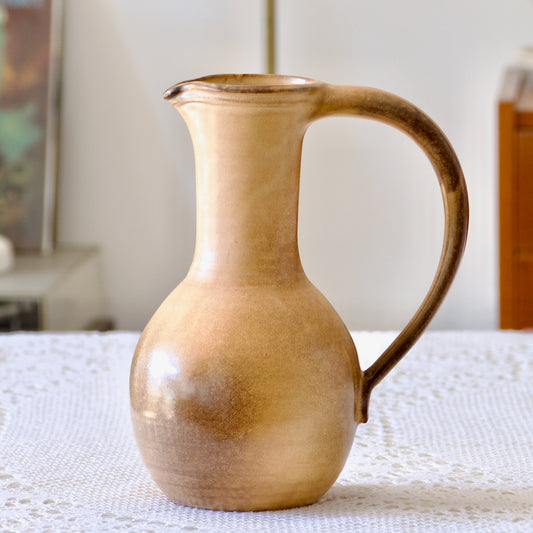 Grande carafe artisanale en grès