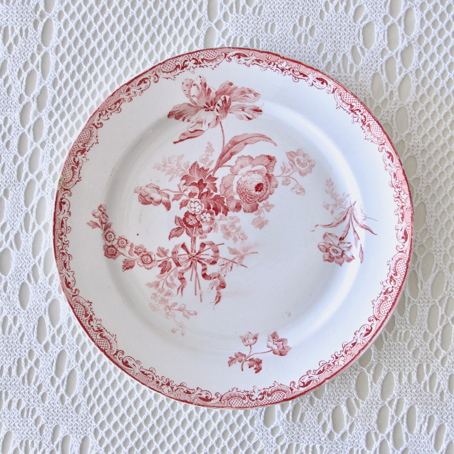 4 assiettes plates Sarreguemines "Fontanges" avec défauts - terre de fer rose