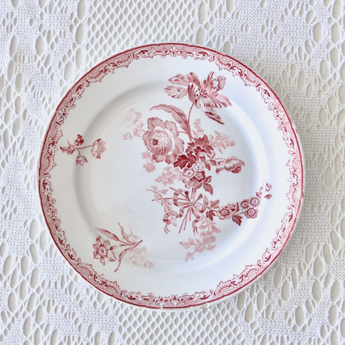 4 assiettes plates Sarreguemines "Fontanges" avec défauts - terre de fer rose