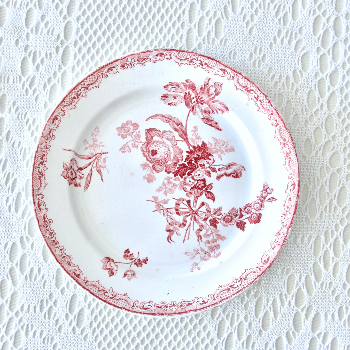 4 assiettes plates Sarreguemines "Fontanges" avec défauts - terre de fer rose