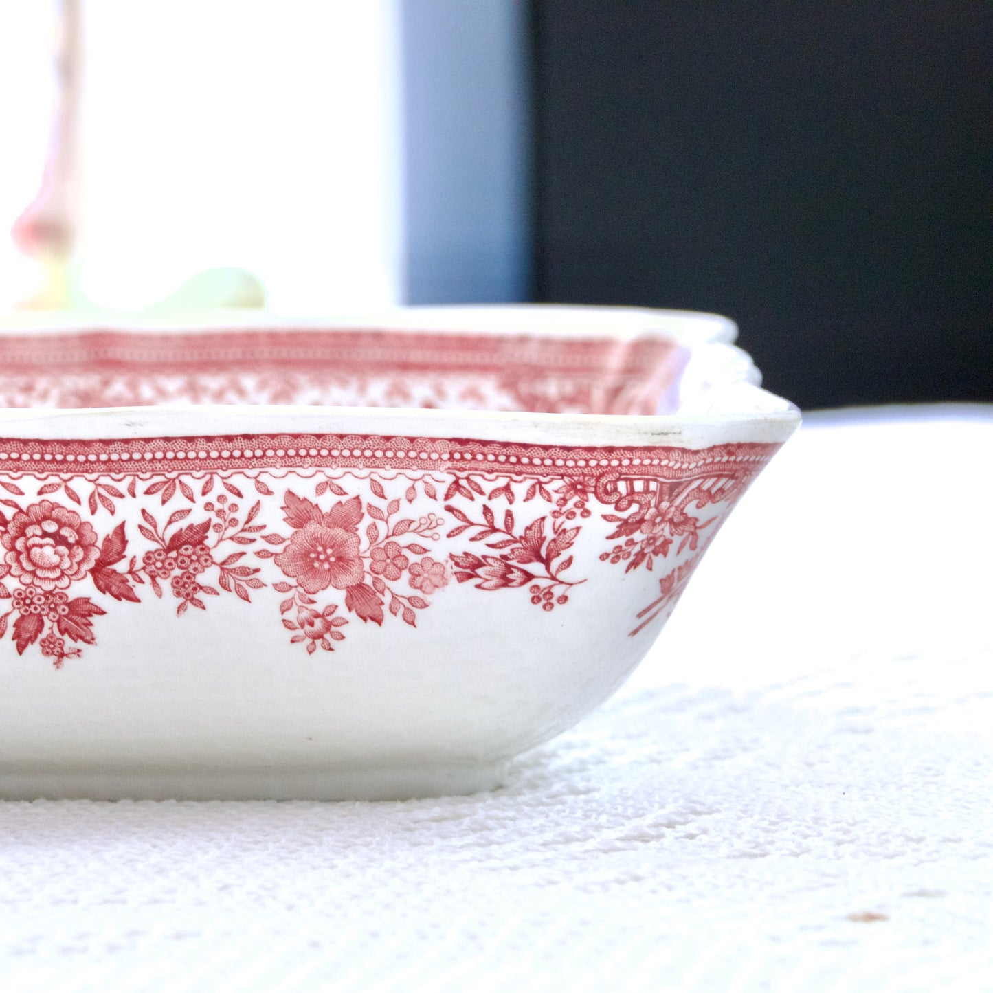 Plat creux carré Villeroy & Boch "Fasan" modèle rouge