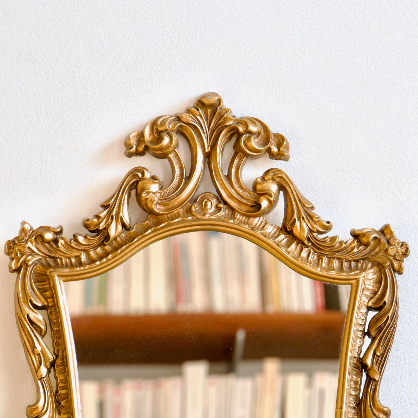 Miroir doré vintage de style baroque en polyrésine