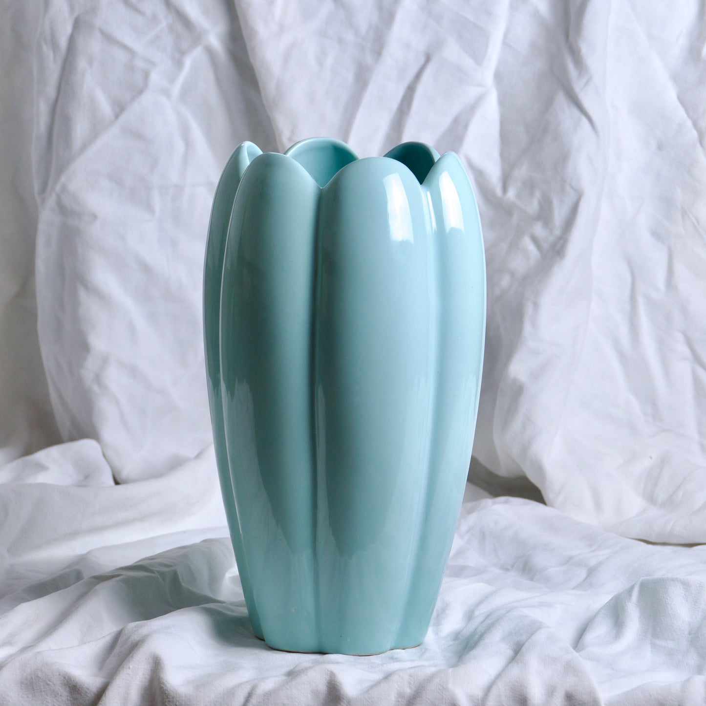 Grand vase années 1970 turquoise forme tulipe