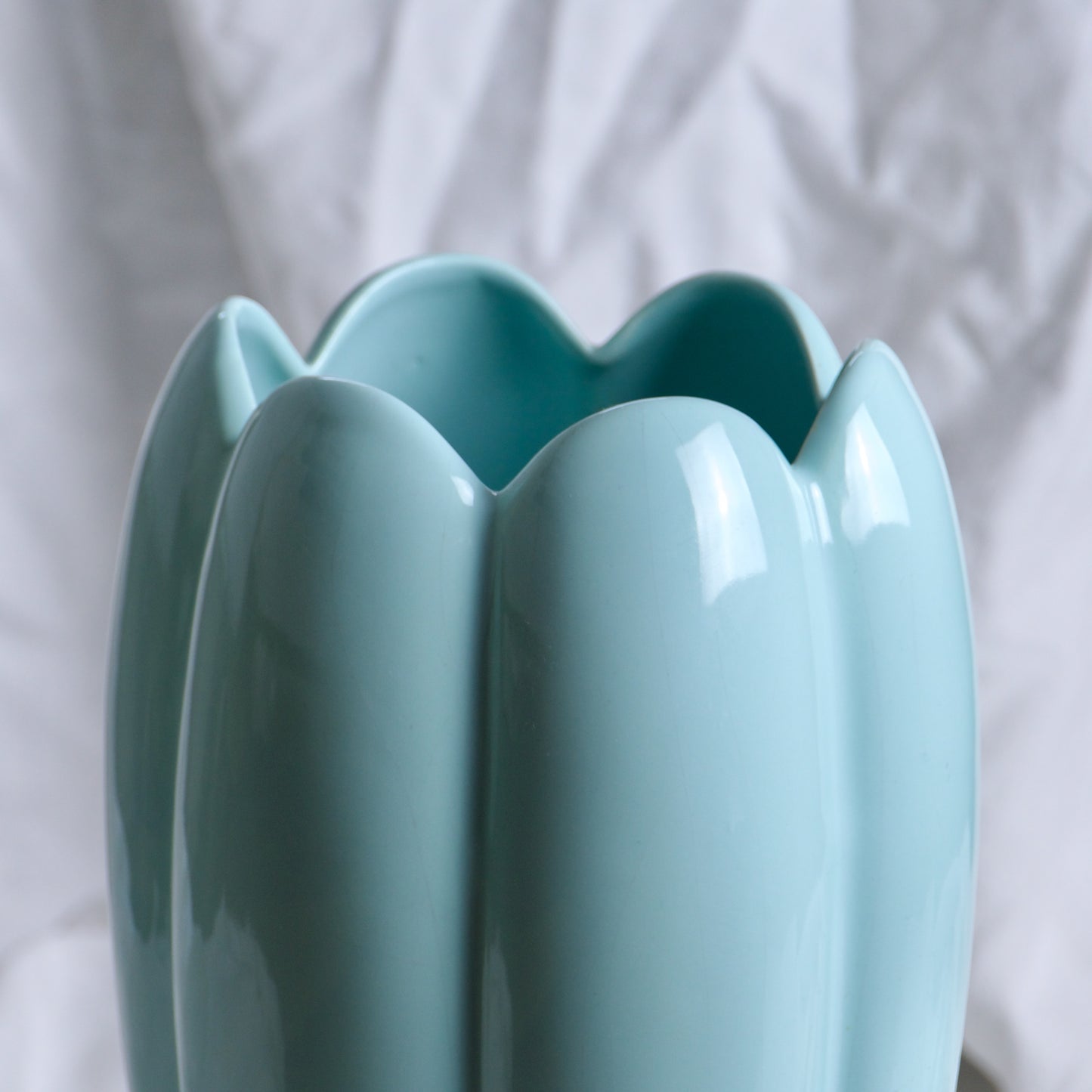 Grand vase années 1970 turquoise forme tulipe