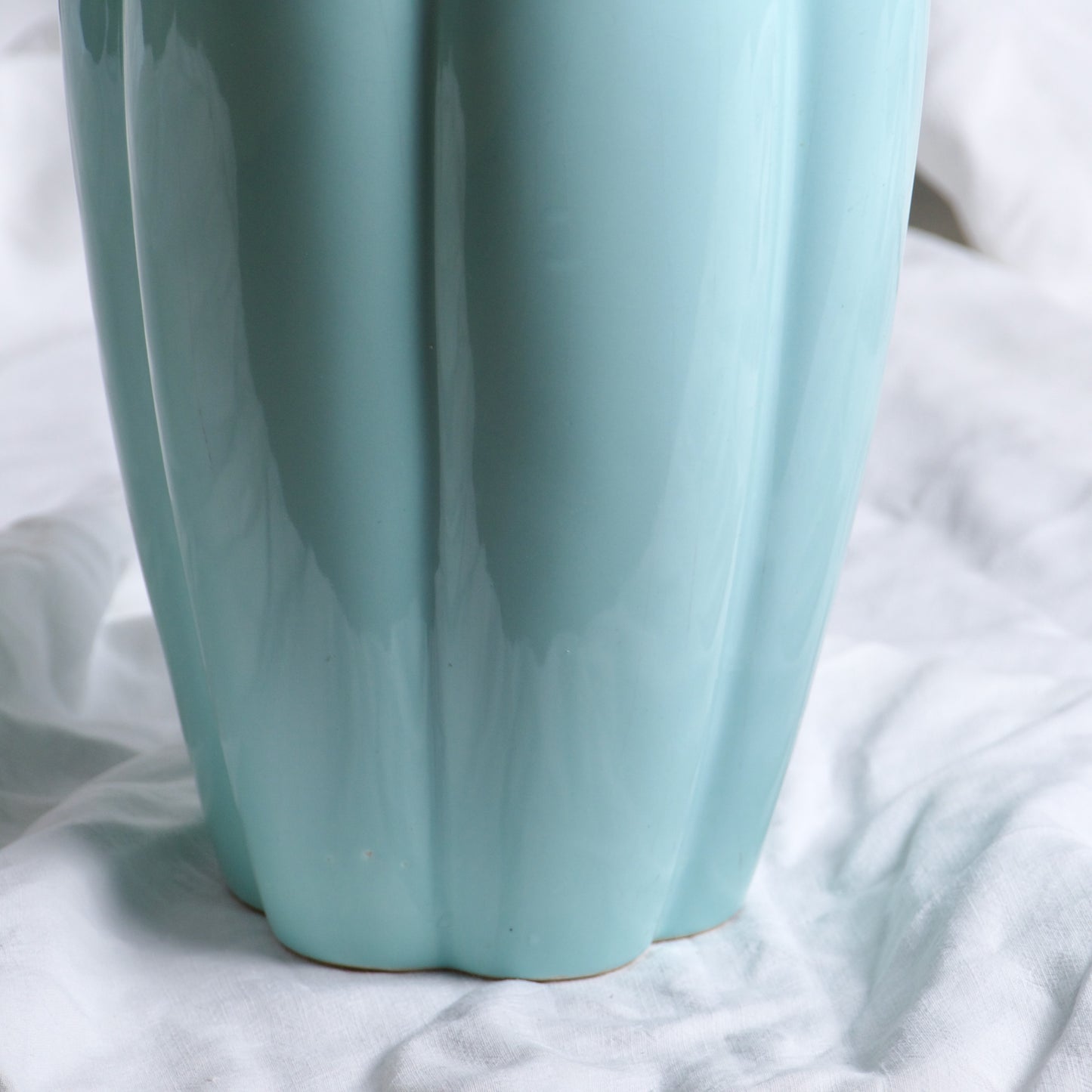 Grand vase années 1970 turquoise forme tulipe