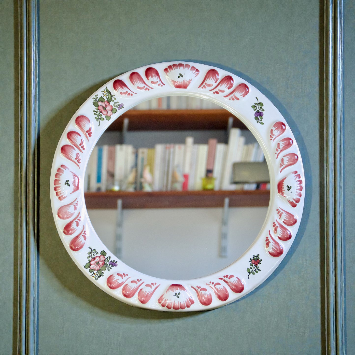 Grand miroir rond en faïence du Moustiers - peint à la main