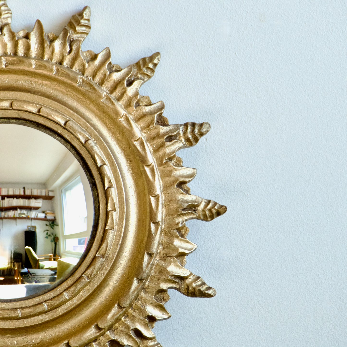 Miroir oeil de sorcière forme soleil - doré