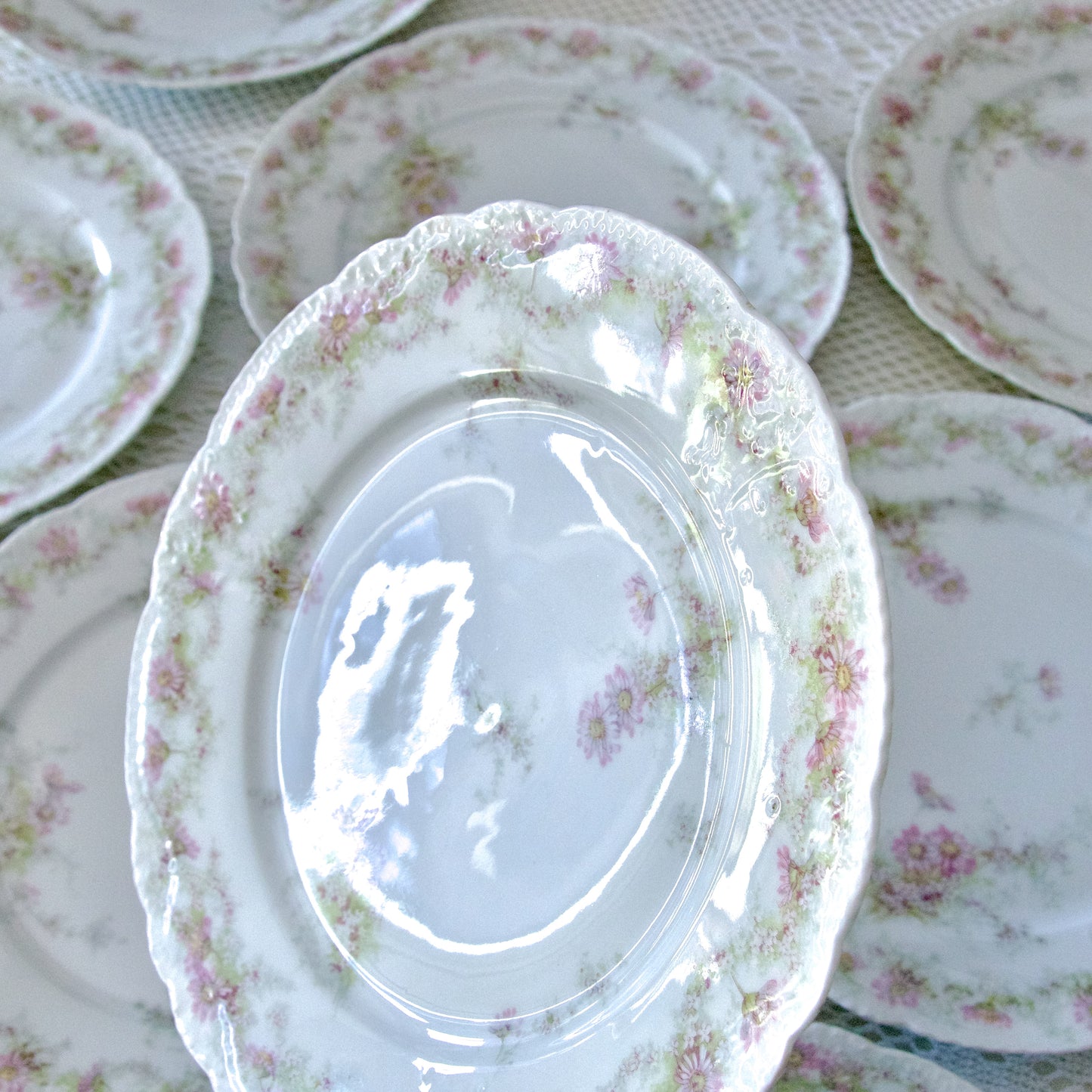 6 assiettes plates en porcelaine Emile Bourgeois Drouot Paris