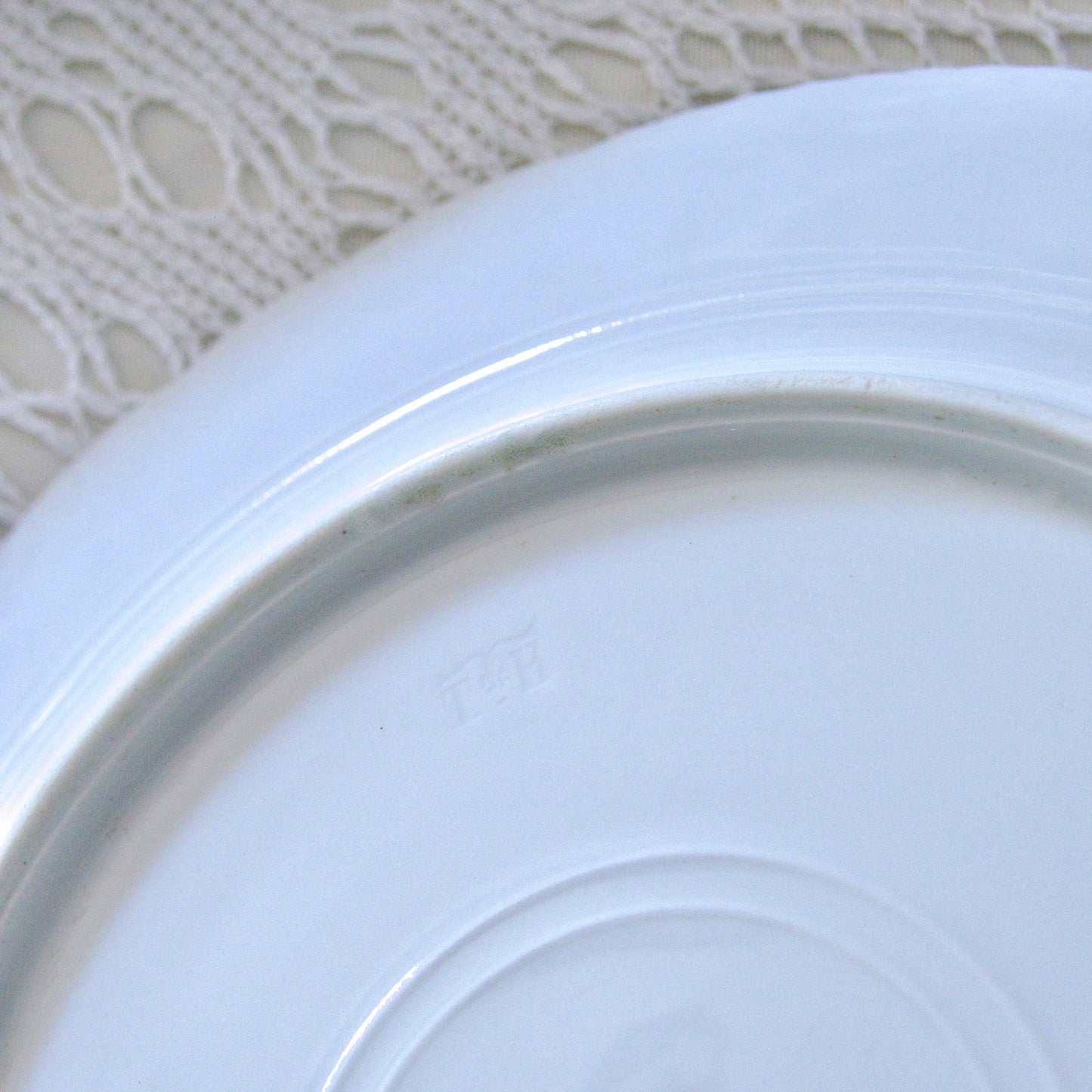 6 assiettes plates en porcelaine Emile Bourgeois Drouot Paris