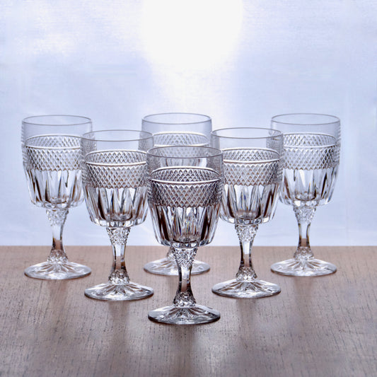 6 verres à vin en cristal taillé