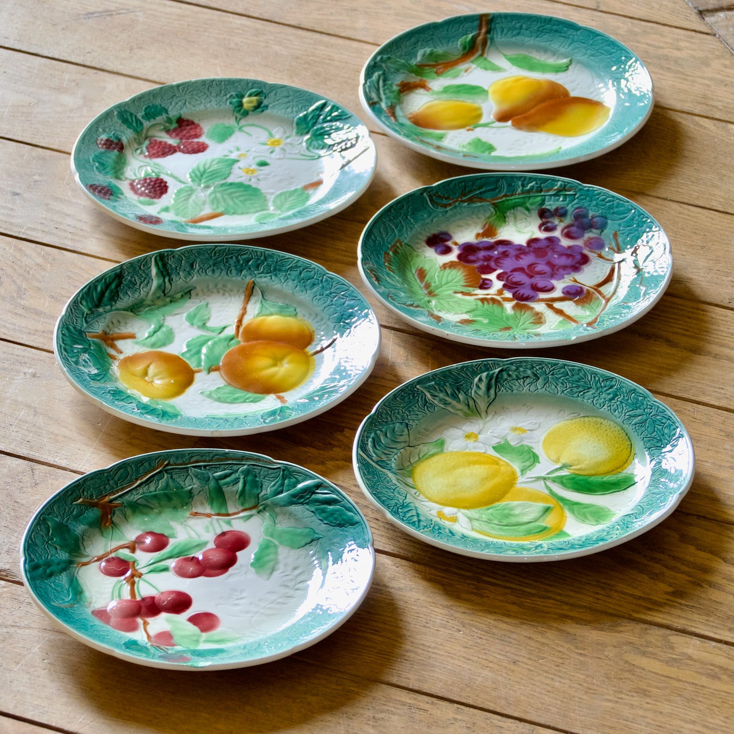 Assiettes de 1922 KG Lunéville & Badonviller en barbotine fruits