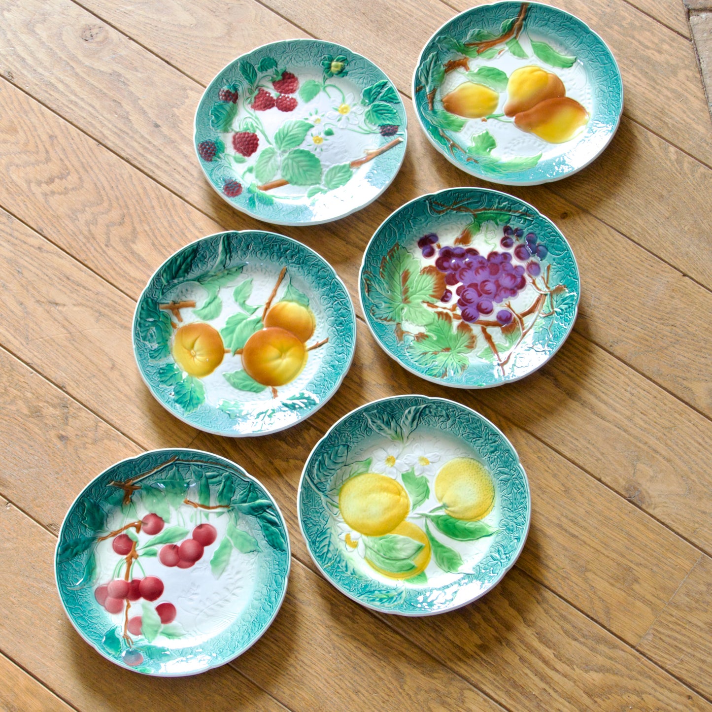 Assiettes de 1922 KG Lunéville & Badonviller en barbotine fruits