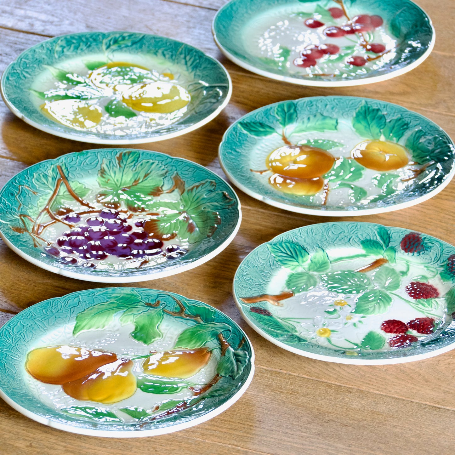 Assiettes de 1922 KG Lunéville & Badonviller en barbotine fruits