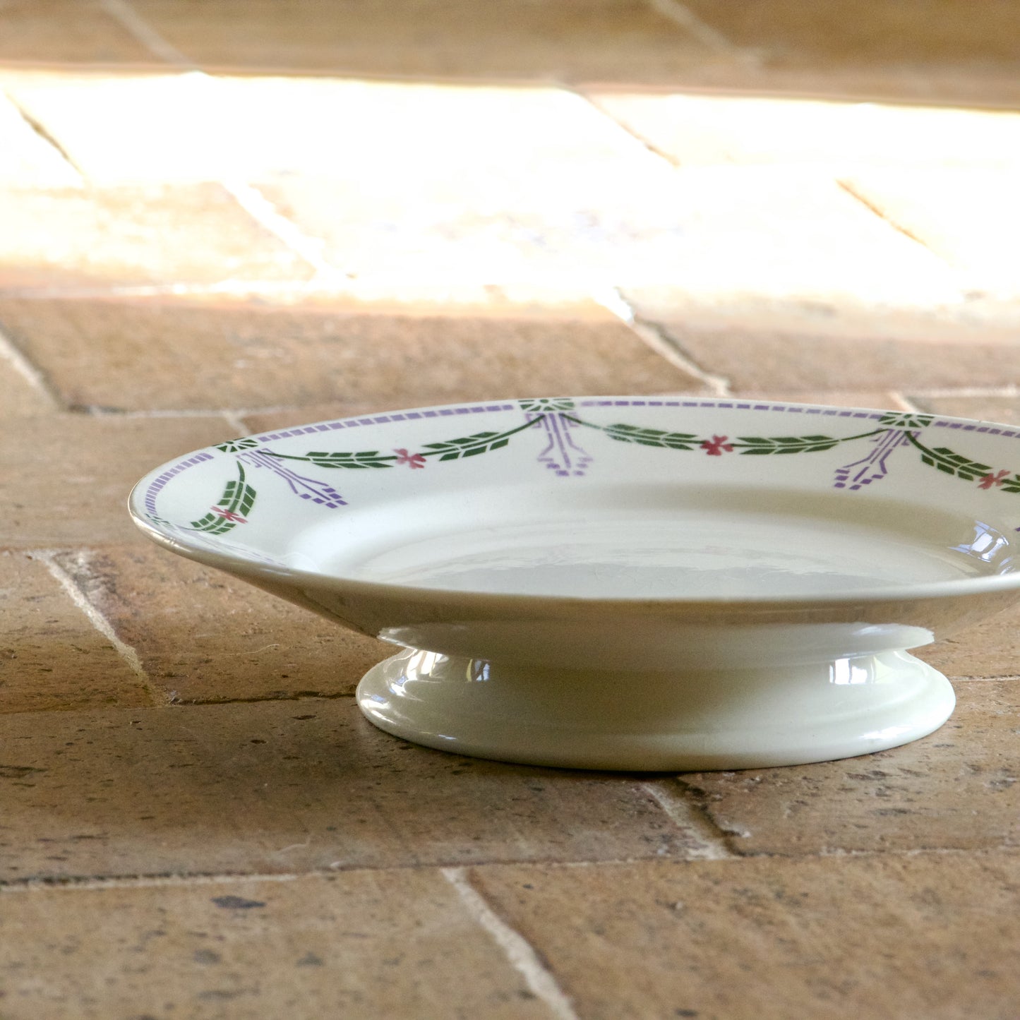 Plat sur piédouche de Noël de 1920 Emile Bourgeois Drouot Paris