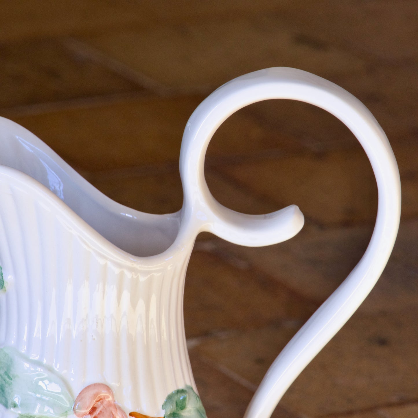 Très grand broc / vase vintage en barbotine citron What's