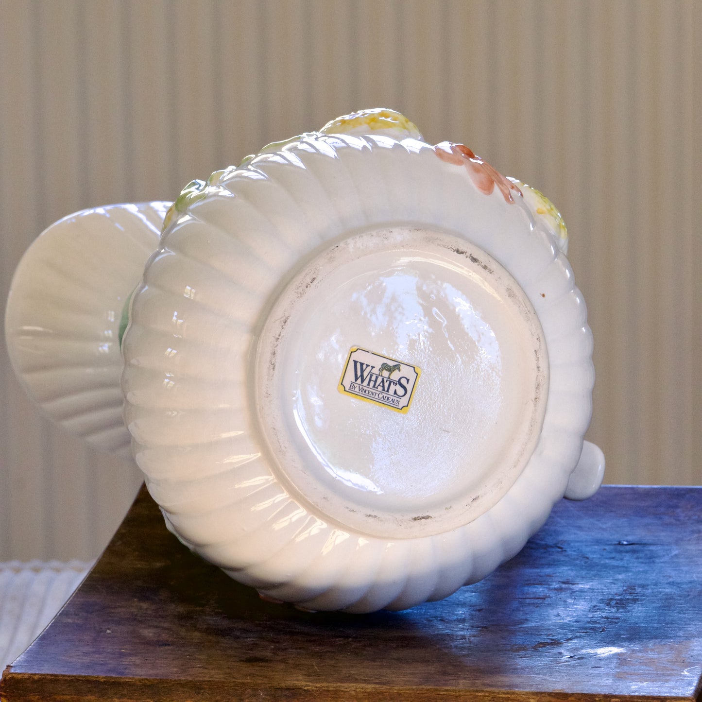 Très grand broc / vase vintage en barbotine citron What's