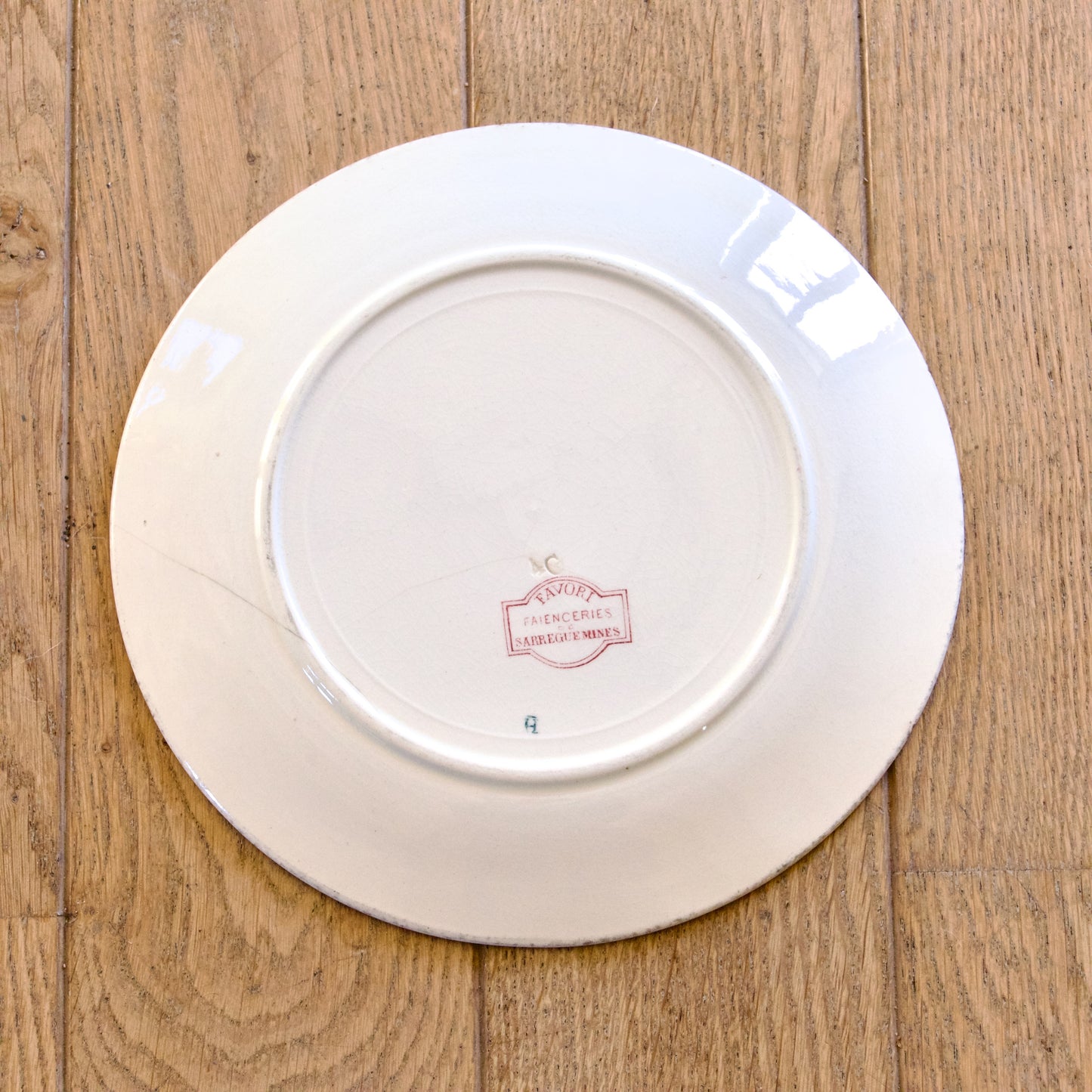 6 assiettes plates XIXe Sarreguemines "Favori" avec défauts