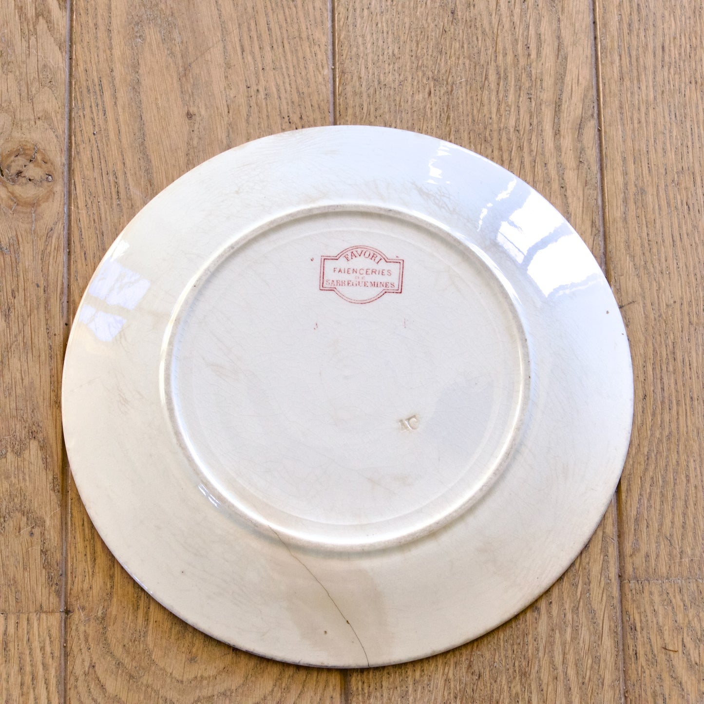 6 assiettes plates XIXe Sarreguemines "Favori" avec défauts